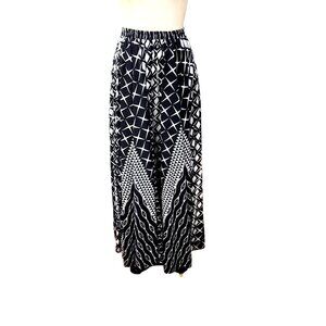 Black and White Maxi Skirt Magic Brand Size Small